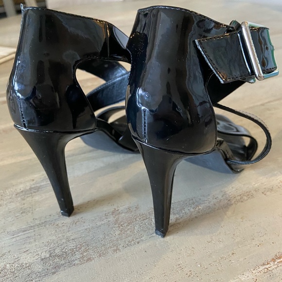 Calvin Klein Blk patent look - Picture 3 of 6